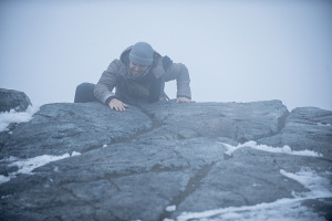 arrow-the-climb-oliver-at-mountain