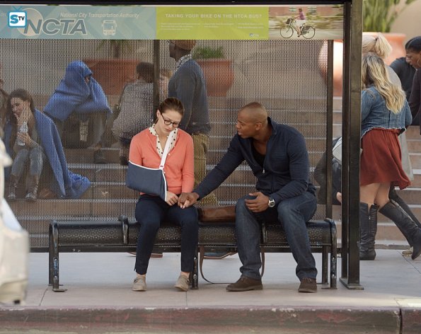 Supergirl-Episode-1-07-Human-for-a-Day-Promo-Pics-supergirl-2015-tv-series-39054520-595-472