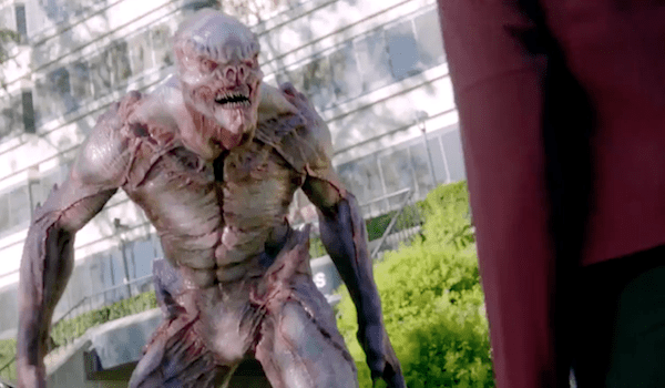 supergirl-strange-visitor-from-another-planet-trailer-600x350