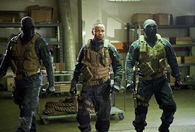 arrow genesis - andy and hive troops.jpg