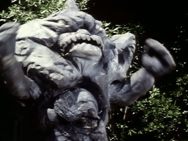 Mighty Morphin Power Rangers S:01 E:30 – Channel: Superhero
